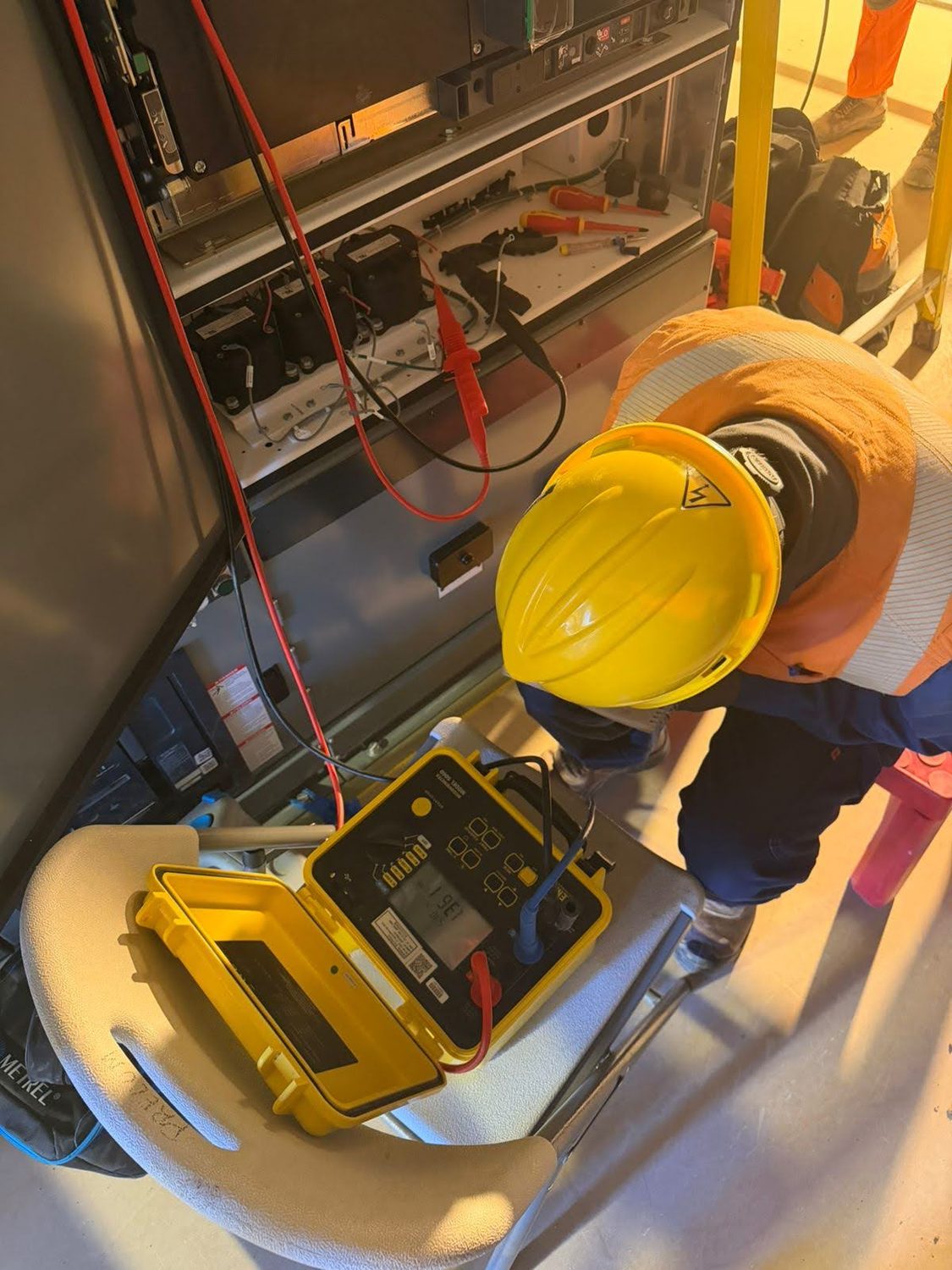 Ensayo de aislación con megóhmetro en terreno